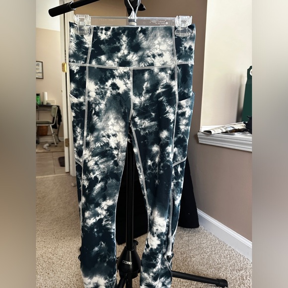 Fabletics Leggings Size 4 - Picture 1 of 5